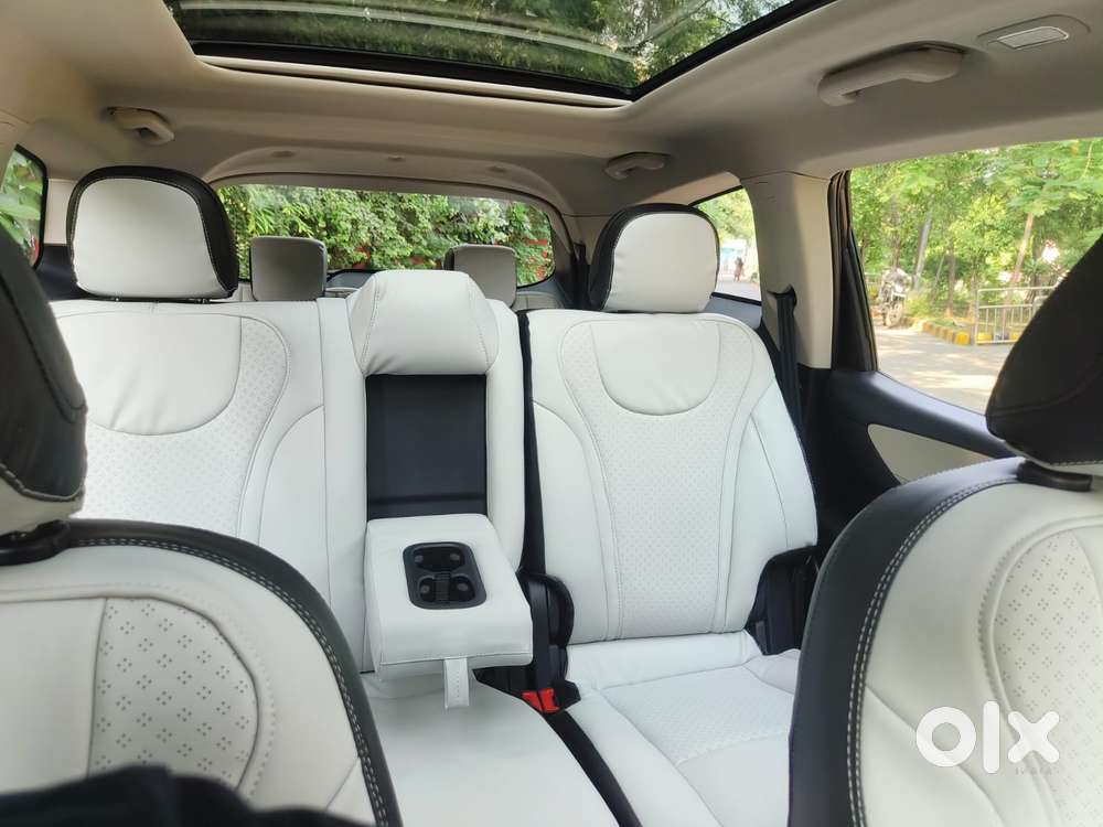 Mahindra Xuv700 2.2 Ax 5 Diesel At 7 Str, 2023, Diesel