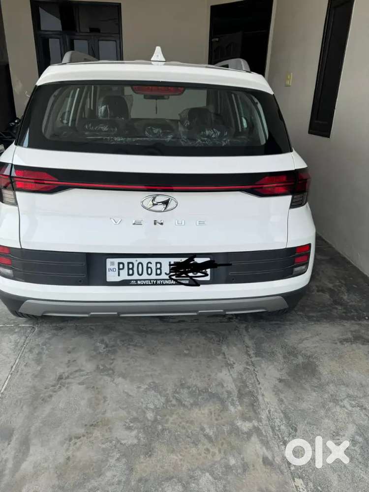 Venue S Plus
2025 Model
Alloy Wheel
Brand New Condition