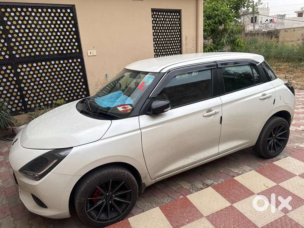 Maruti Suzuki Swift 2025 Vxi Optional Automatic
