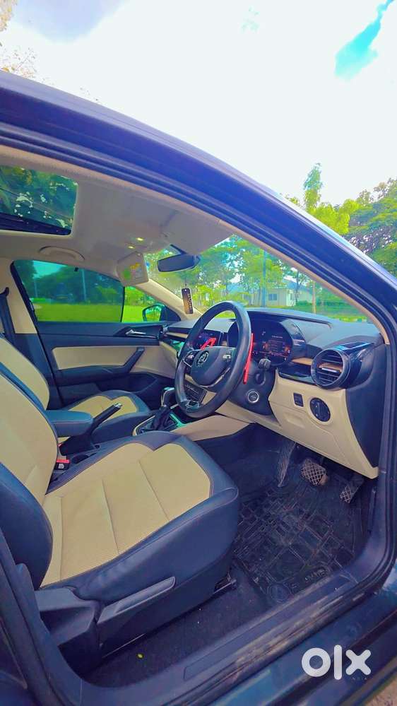 Skoda Slavia 1.5 Tsi Style At, 2023, Petrol
