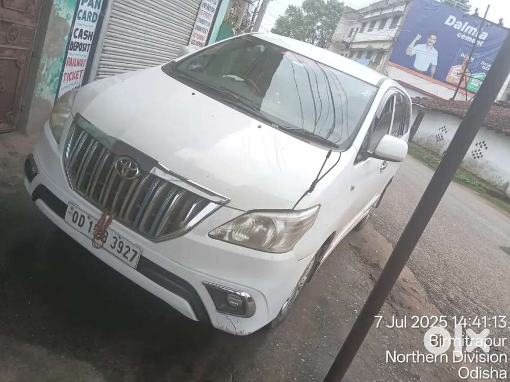 Toyota Innova 2014 Diesel 130000 Km Driven