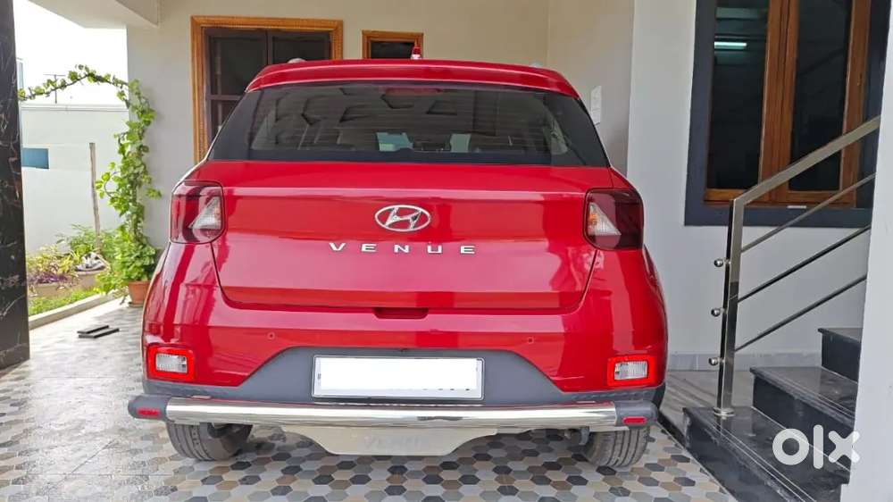 Hyundai Venue 2021 Petrol 30000 Km Driven