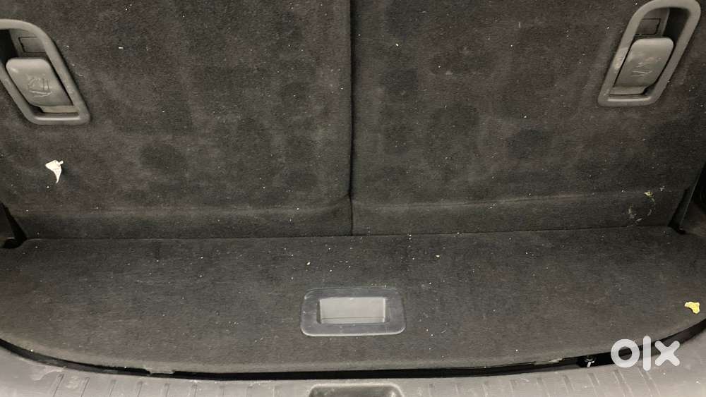 Mahindra Xuv700 2.0 Ax 3 Petrol At 5 Str, 2023, Diesel