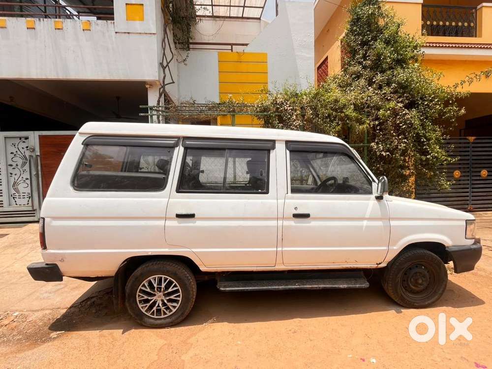 Toyota Qualis 2001 Diesel Well Maintained