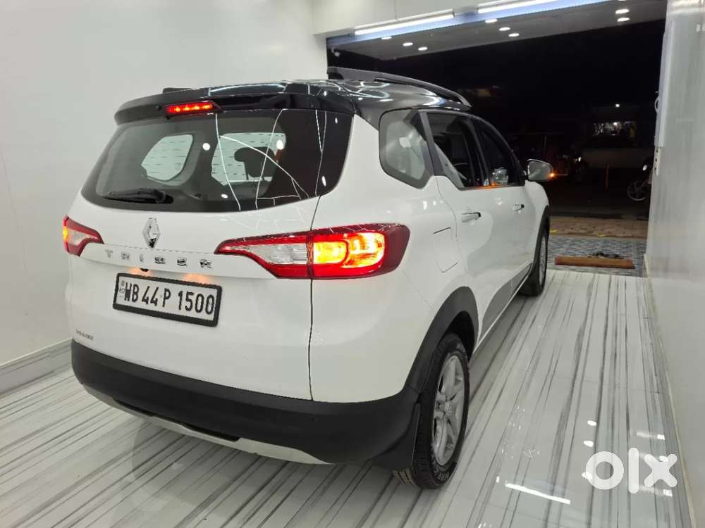 Renault Triber Rxz, 2023, Petrol