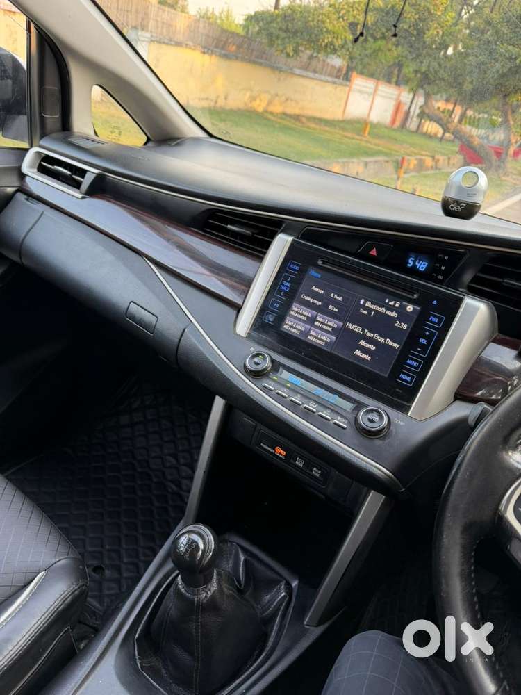 Toyota Innova Crysta 2.4 V 8 Str, 2016, Diesel