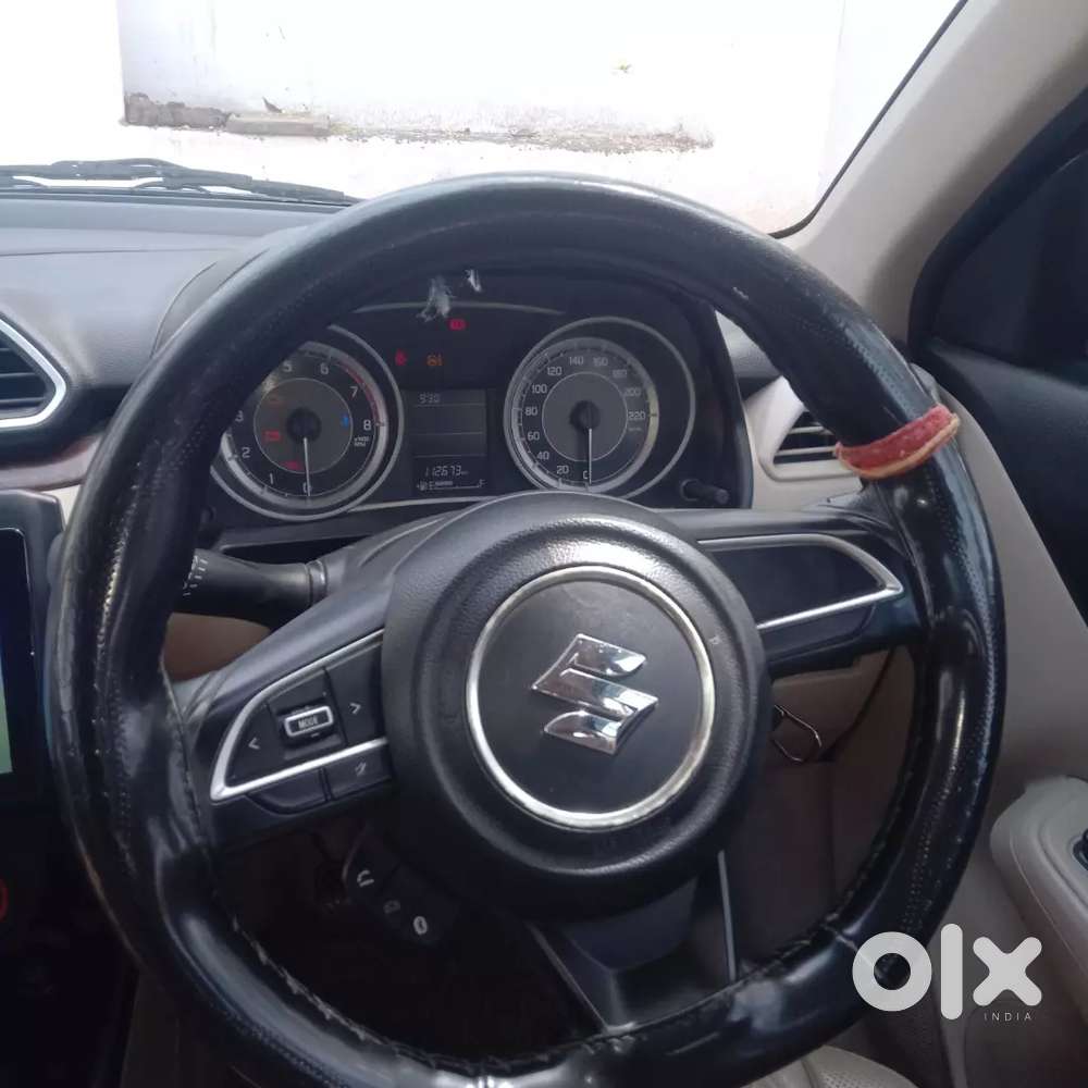 इसमें बैक कैमरा और एलईडी है और इंश्योरेंस भी पूरा है और परमिट कंप्लीट