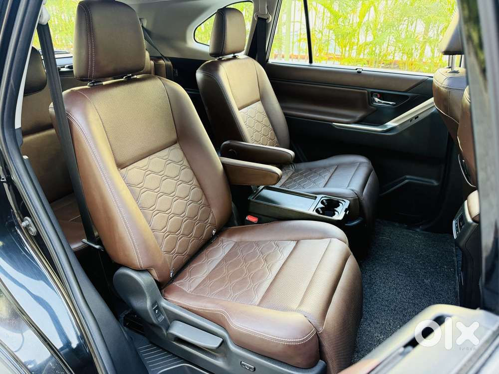 Toyota Innova Hycross 2.0 Zx Hybrid 7 Str, 2023, Electric