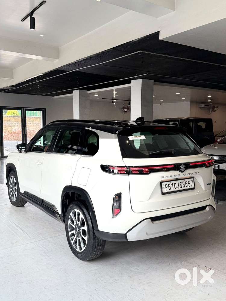 Maruti Suzuki Grand Vitara 1.5 Alpha Smart Hybrid At, 2023, Petrol