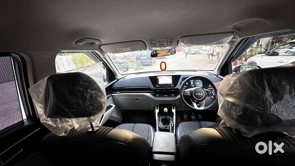 Kia Carens G1.5 6mt Gravity, 2024, Petrol