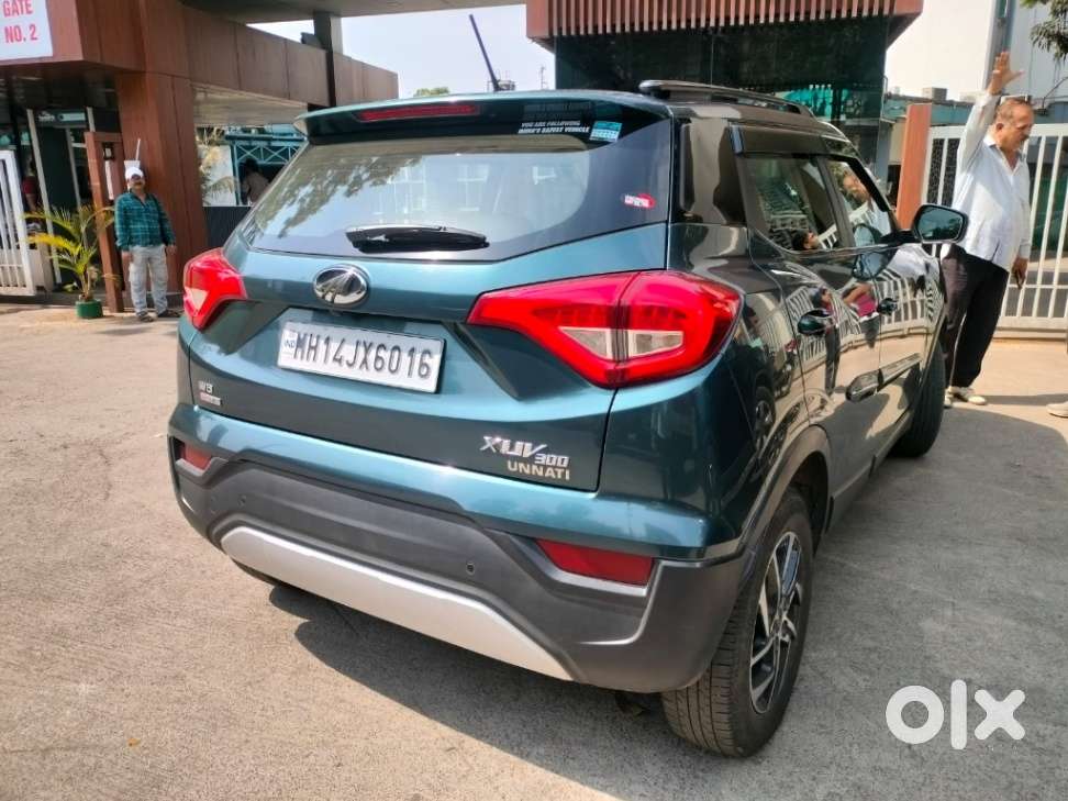 Mahindra Xuv300 1.2 W8 (o) Amt Petrol, 2022, Petrol