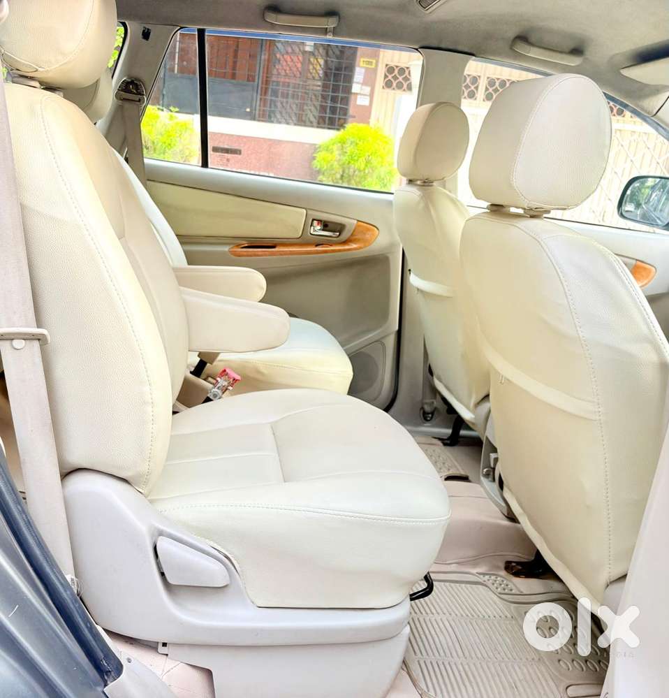 Toyota Innova 2.0 Vx 8 Str, 2011, Diesel