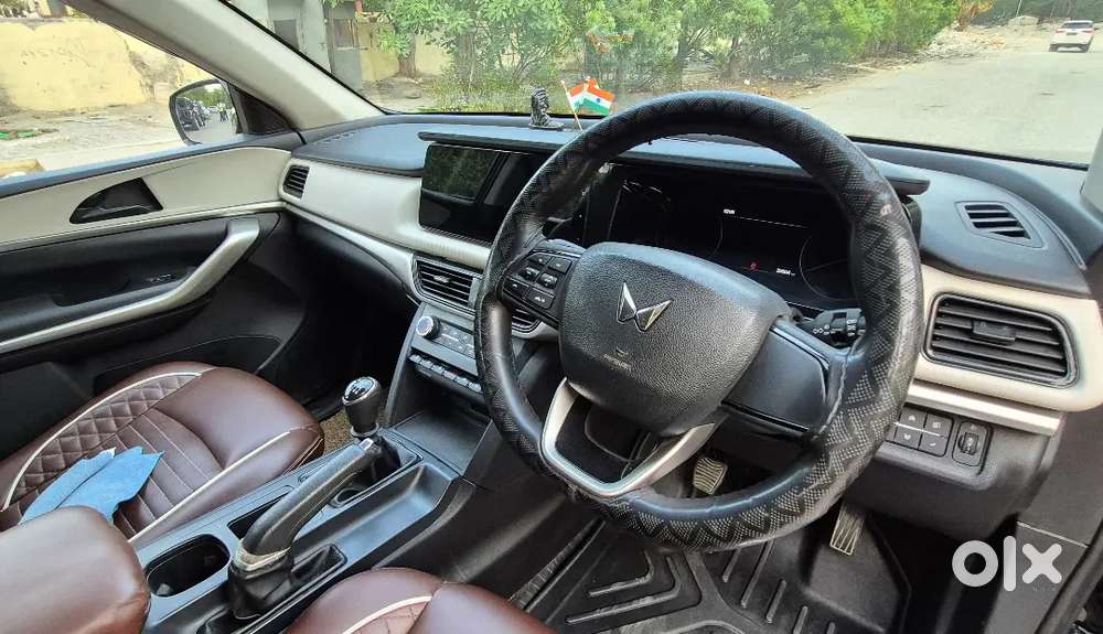 Mahindra Xuv700 2024 Petrol Mx7 Str Petrol 20000 Km