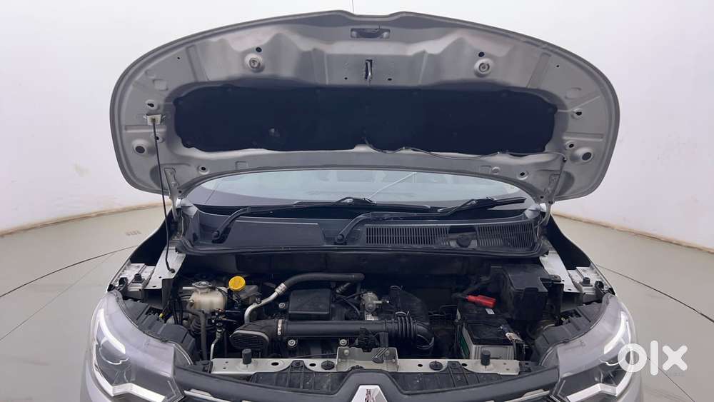 Renault Triber 1.0 Rxz Dual Tone, 2022, Petrol
