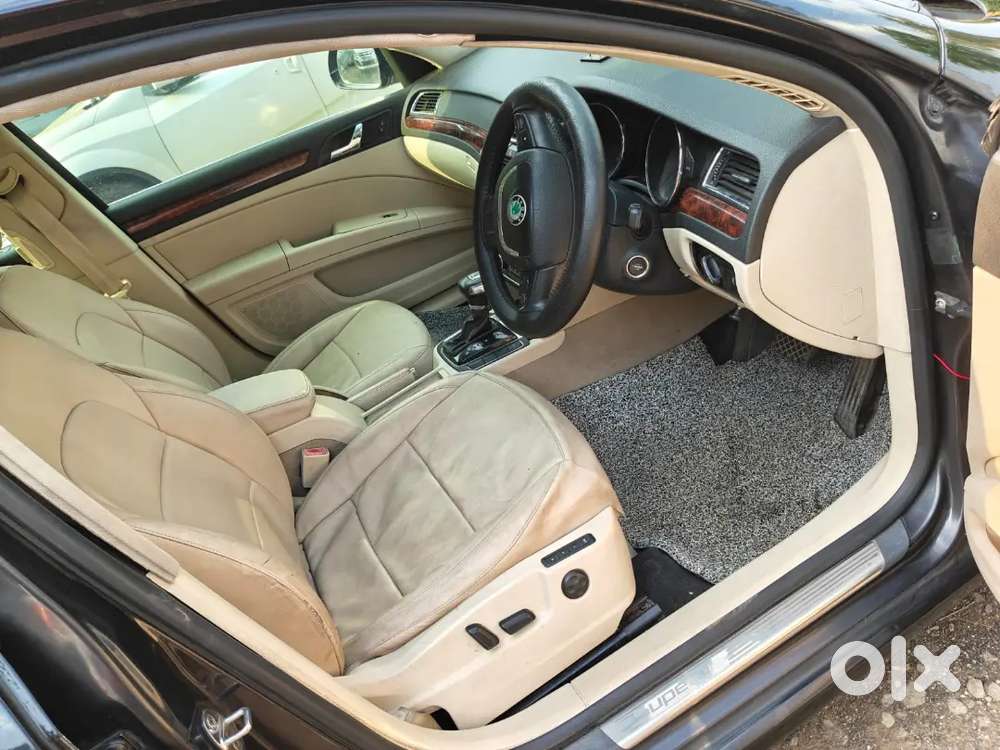 Skoda Superb Elegance 2.0 At , Button Start , Sunroof