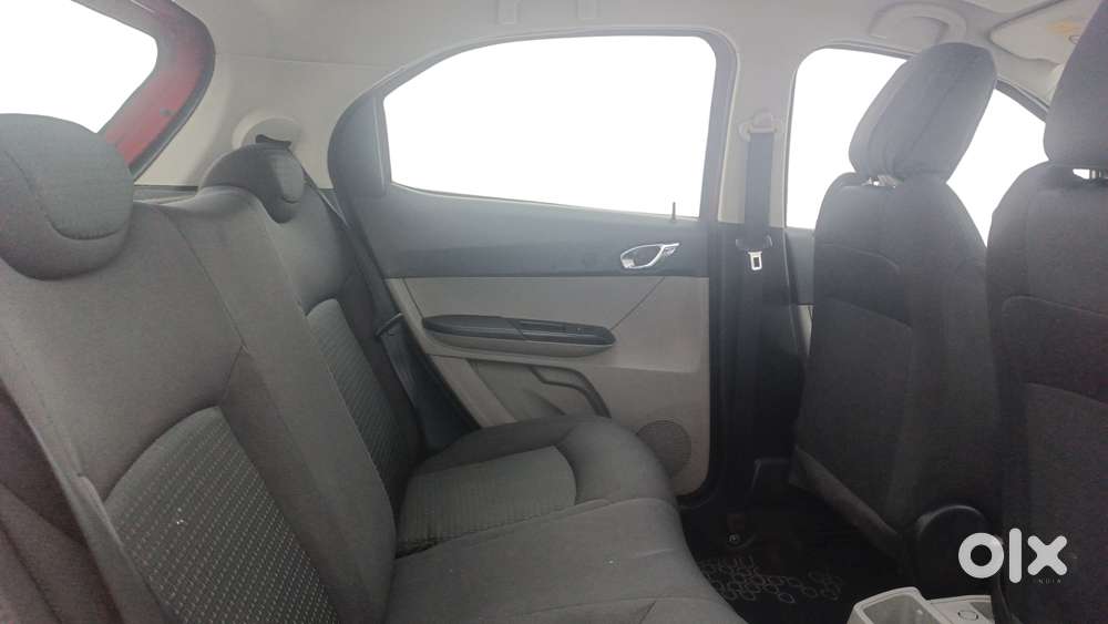 Tata Tiago 1.2 Revotron Xza, 2017, Petrol