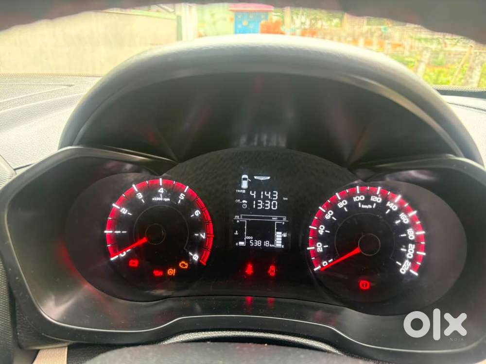 Mahindra Xuv300 2024 Petrol Well Maintained