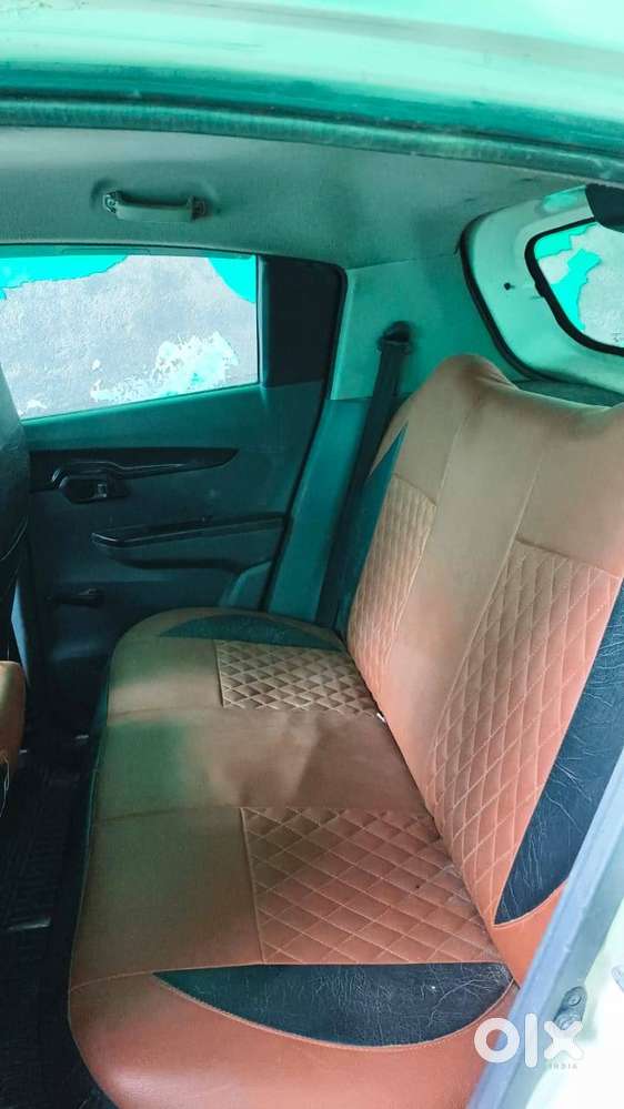 Mahindra Kuv 100 2018