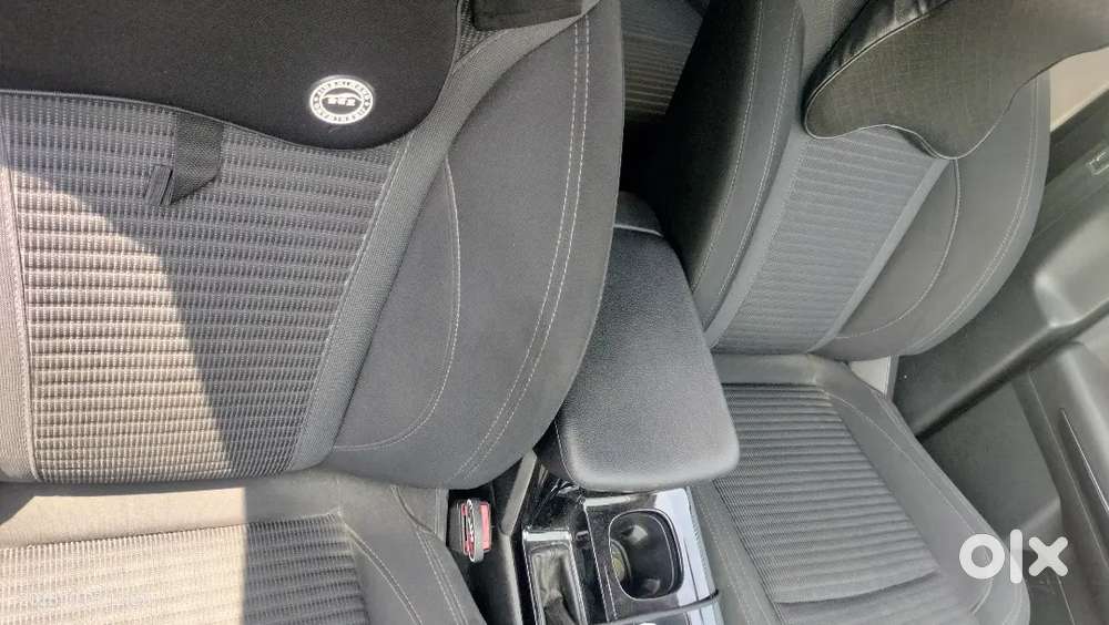 Mahindra Xuv700 2022 Petrol 74000 Km Driven