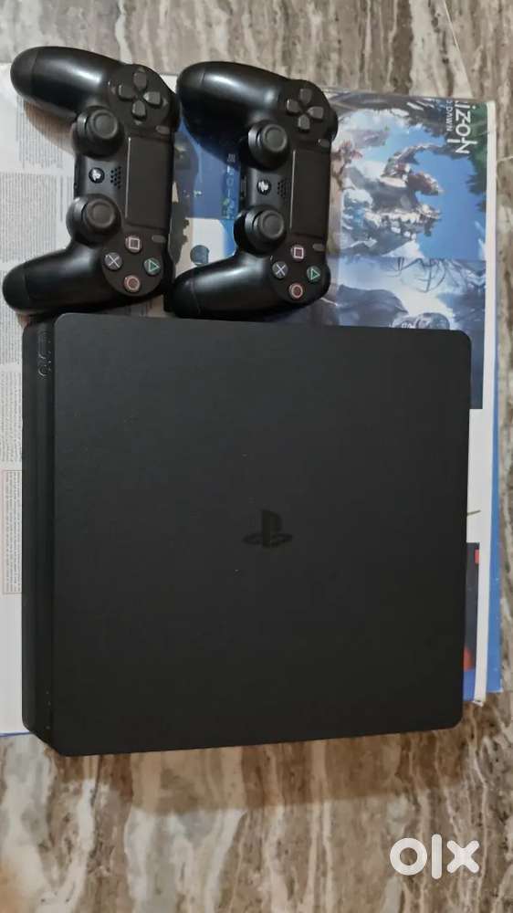 PS4 brand new condition software version 13.52 1TB