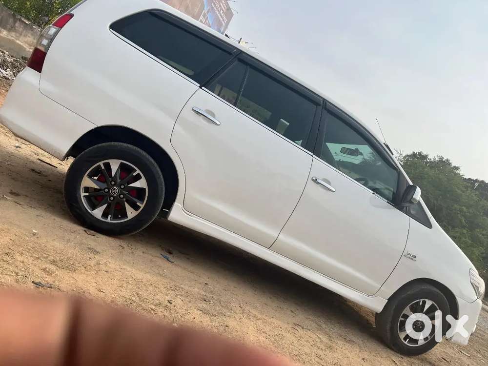 Toyota Innova V Model 2011 5th Owner