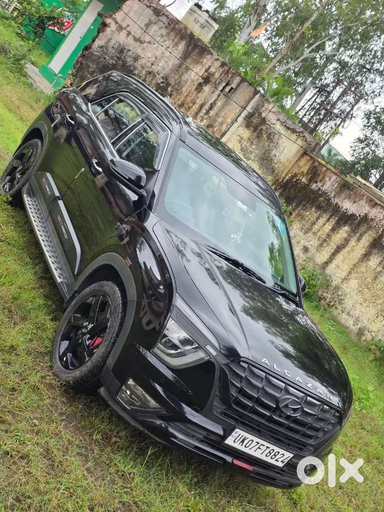 Hyundai Alcazar  Signature (o) Seater 
Petrol 
Automatic Top