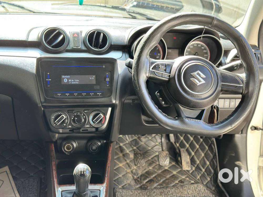 Maruti Suzuki Swift Vxi + Manual, 2022, Petrol