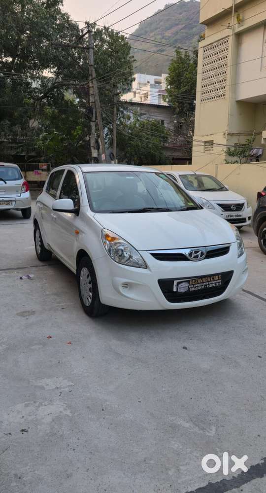 Hyundai I20 Petrol Cvt Magna Executive, 2012, Petrol