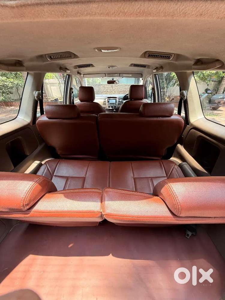 Immaculate 2015 Toyota Innova Mt - Silver - Neat & Clean - 160k Km