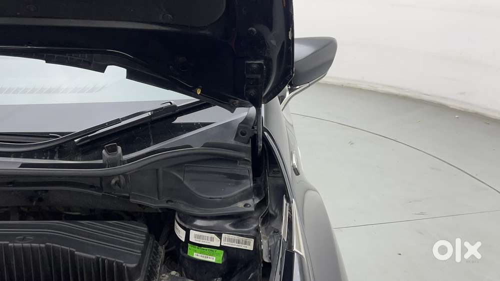 Tata Altroz 1.2 Xza Plus Dark Edition Dct, 2022, Petrol