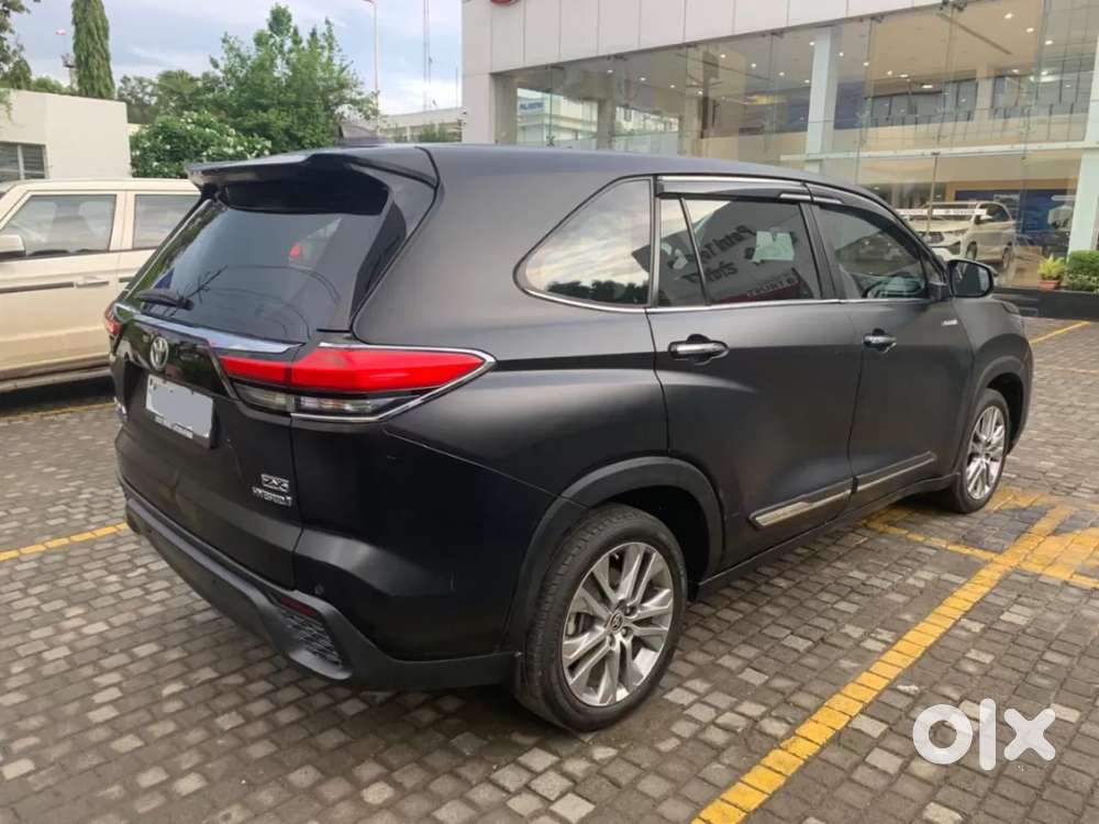 Toyota Innova Hycross 2.0 Zx Hybrid 7 Str, 2023, Petrol