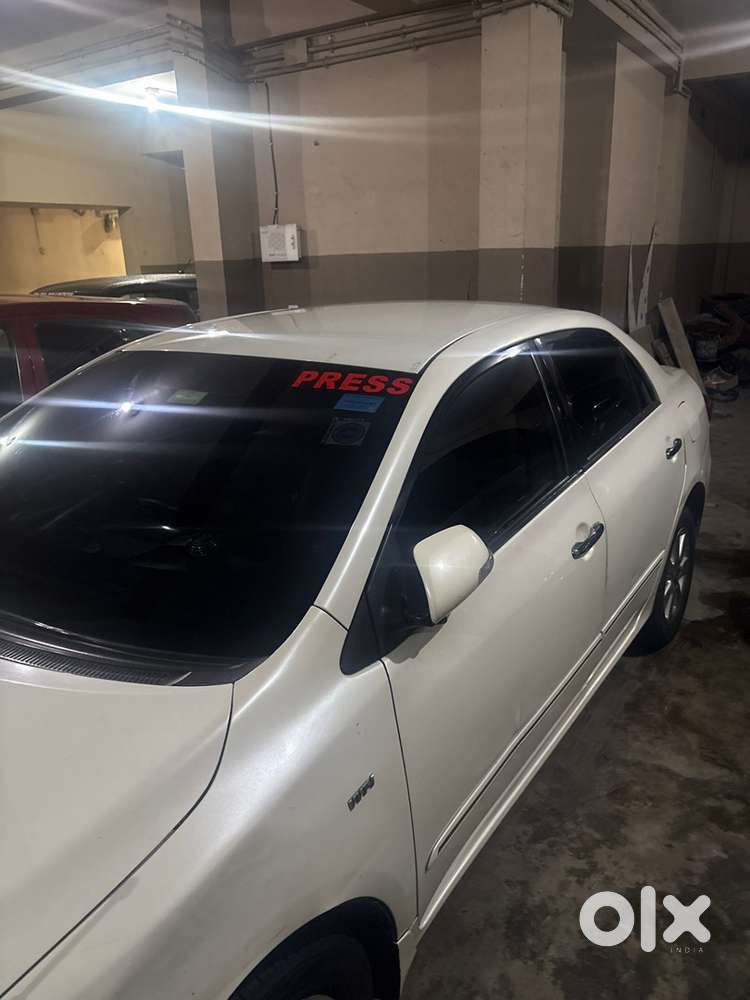 Toyota Corolla Altis 2011
