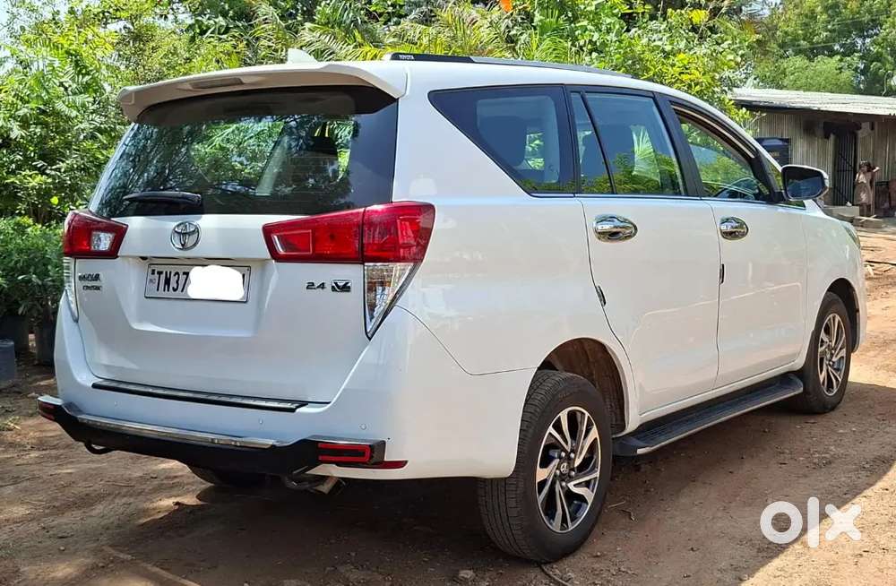 Toyota Innova Crysta 2024 Diesel 10000 Km Driven