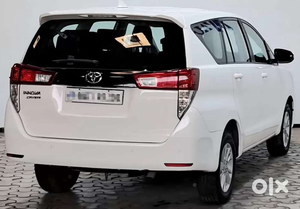 Toyota Innova Crysta [2020-ongoing] 2.4 Gx 7 Str, 2023, Diesel