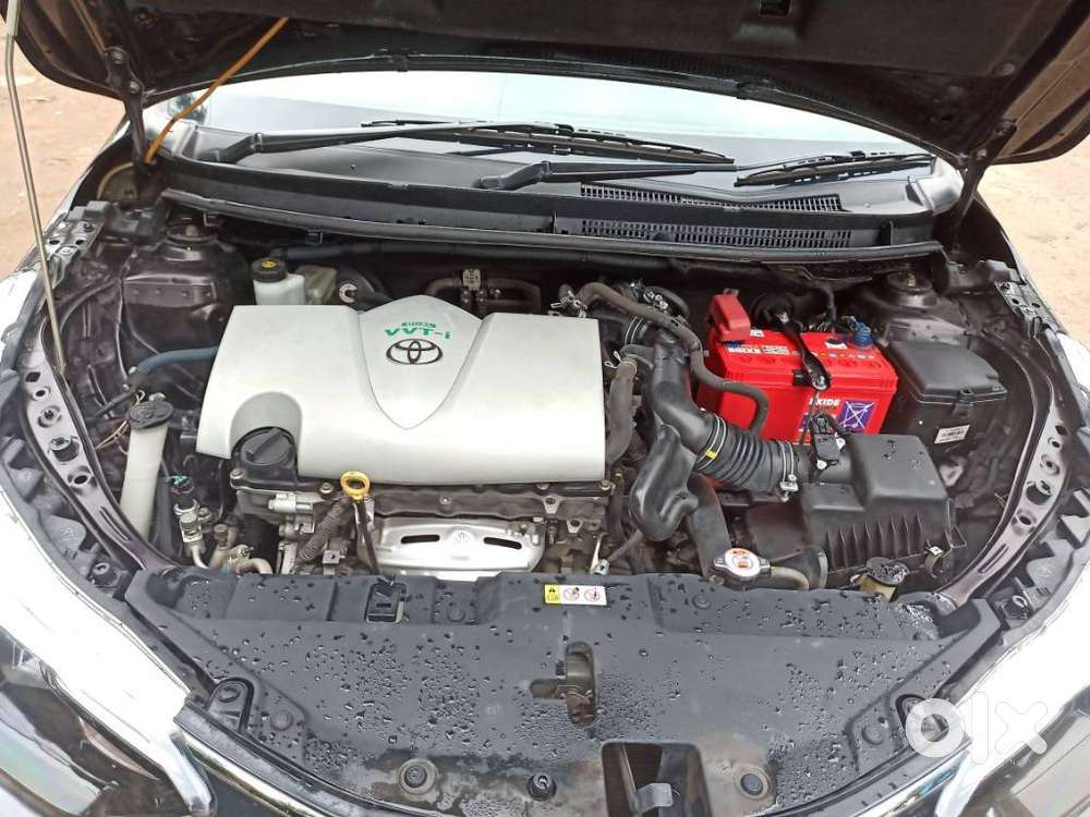 Toyota Yaris V Cvt, 2018, Petrol