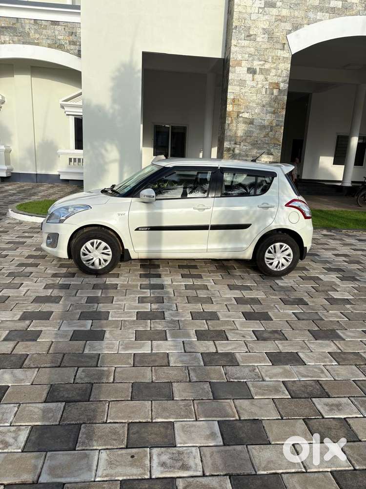 Maruti Suzuki Swift Vxi + Manual, 2016, Petrol