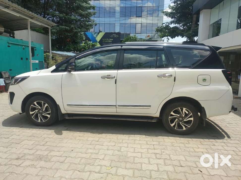 Toyota Innova Crysta [2020-ongoing] 2.4 Gx 8 Str, 2022, Diesel