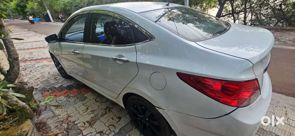 Hyundai Verna 1.6 Sx 2012