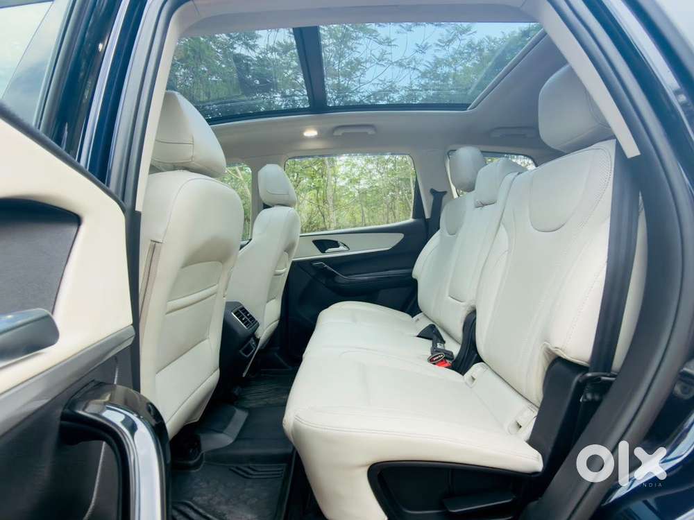 Mahindra Xuv700 2.2 Ax 7 Diesel At Luxury Pack Str, 2025, Diesel
