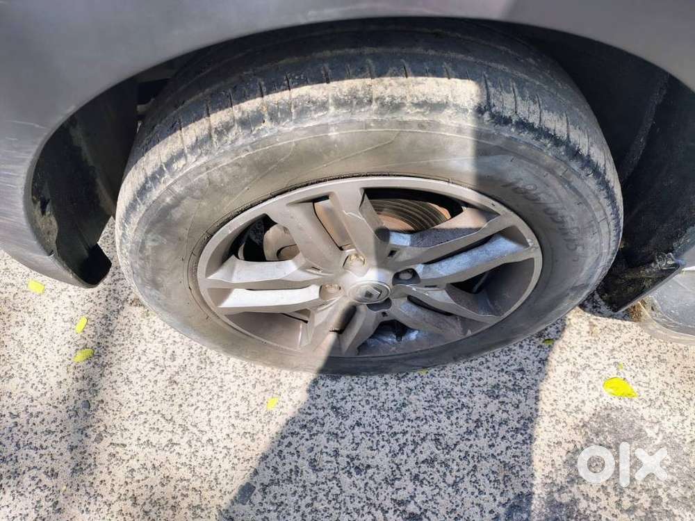 Renault Triber 1.0 Rxz Amt Dual Tone, 2022, Petrol