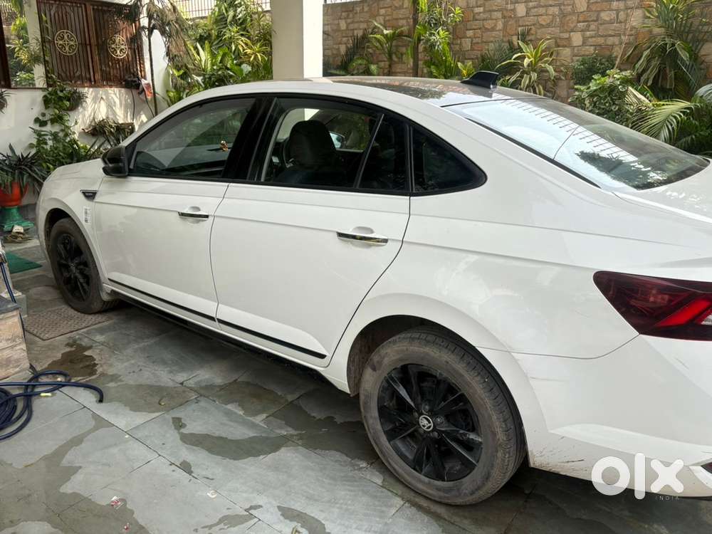 Skoda Slavia Petrol 2025