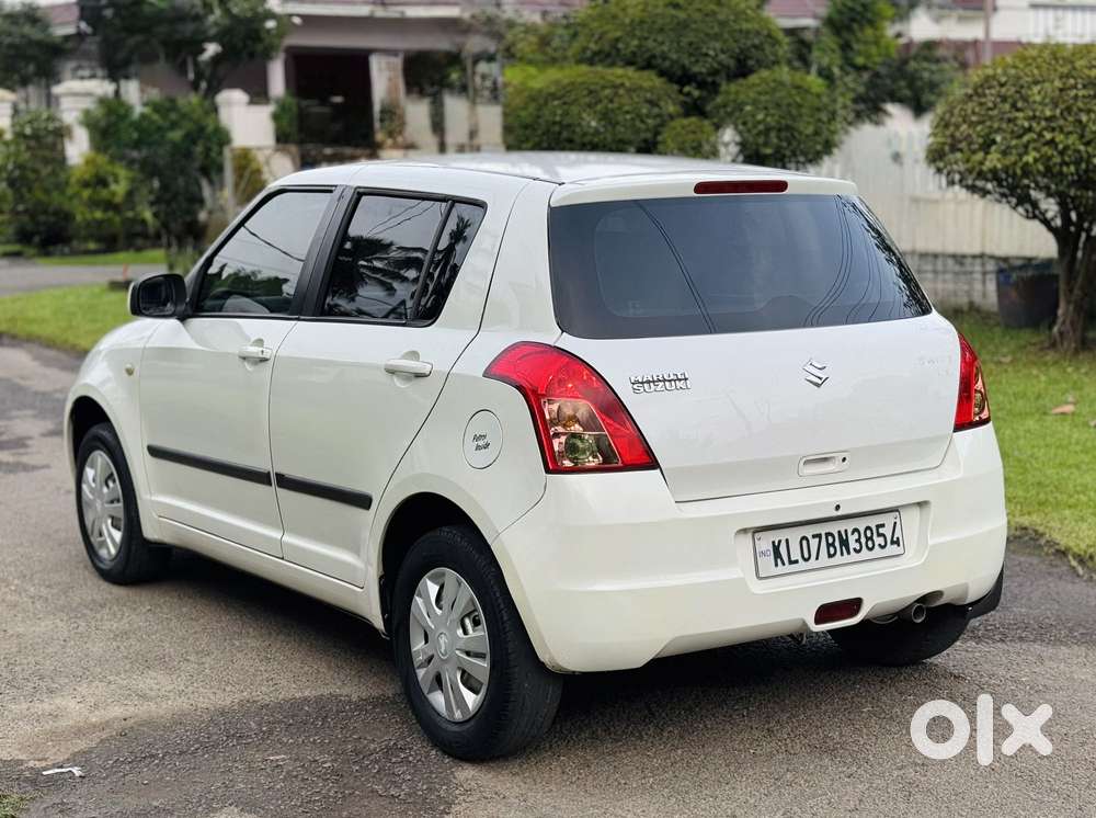 Maruti Suzuki Swift Vxi Bsiv, 2010, Petrol