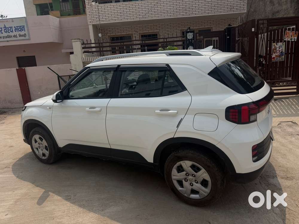 Hyundai Venue Petrol 2023