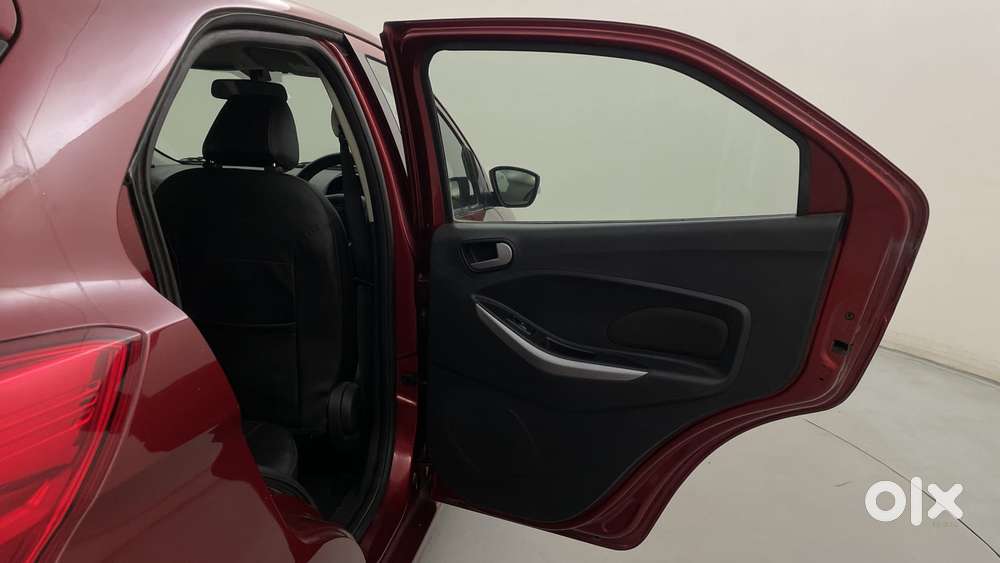 Ford Figo 2012-2015 Petrol Titanium, 2016, Petrol