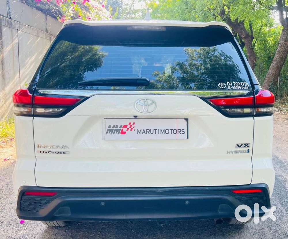Toyota Innova Hycross 2.0 Vx (o) Hybrid 8 Str, 2024, Petrol