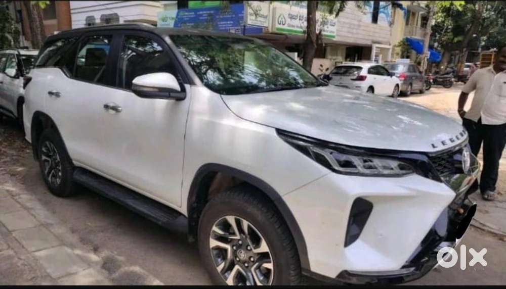 Toyota Legender, November 2025