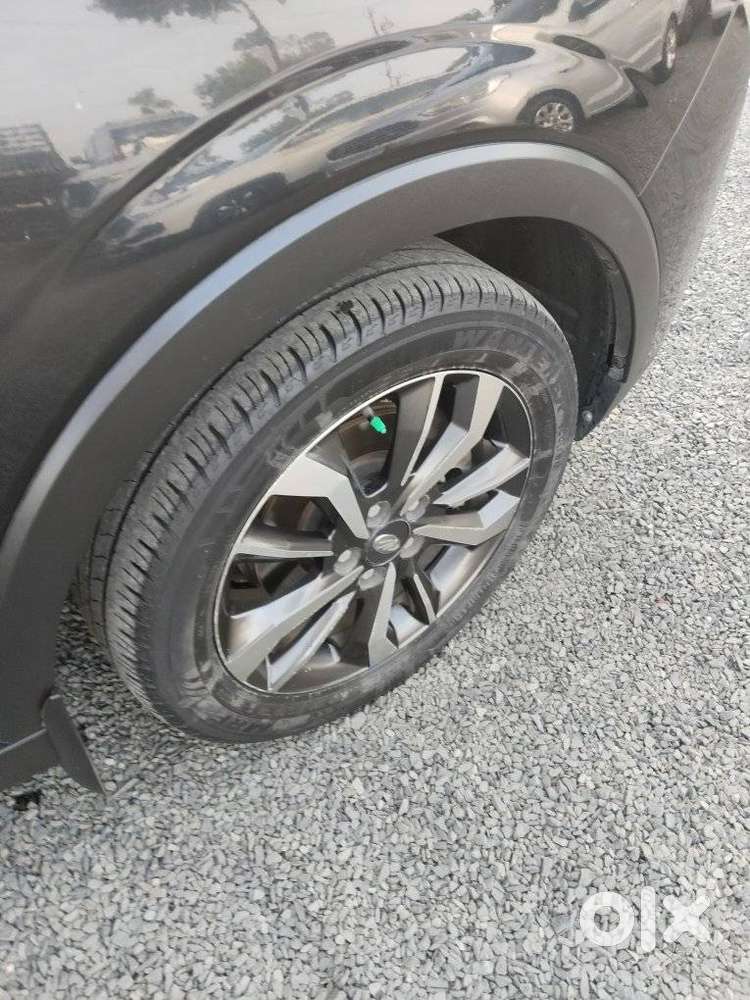 Mahindra Xuv300 W8 Option, 2021, Petrol