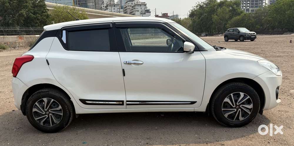 Maruti Suzuki Swift Vxi + Manual, 2022, Petrol