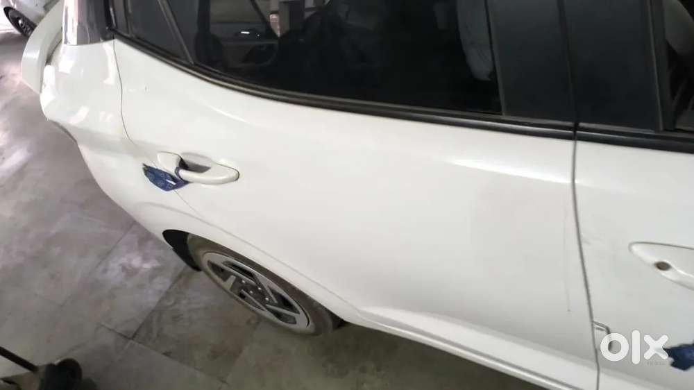 Hyundai Aura 2025 Cng & Hybrids 24885 Km Driven