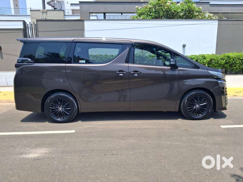 Toyota Vellfire Vip &ndash; Executive Lounge, 2021, Petrol